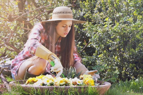 Stylish design ideas for garden renovation in Richmonduponthames